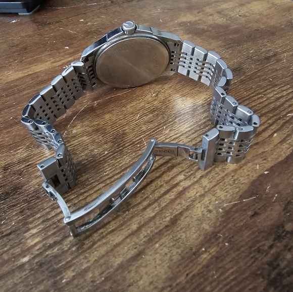 Gucci mens 126.4 quartz watch - Picture 5 of 10